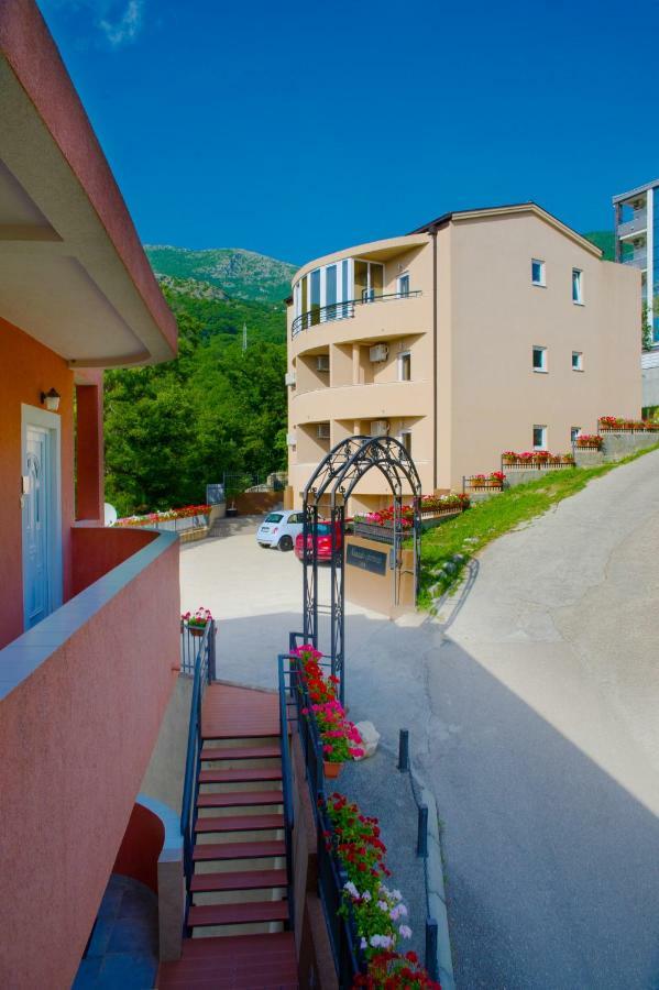 Alessandra Apartments Sveti Stefan Exteriér fotografie